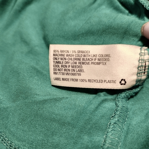 Merona V-Neck Tee - Picture 4 of 6